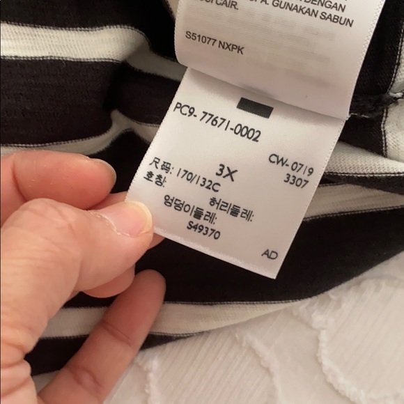 LEVI’S Women’s Black & White Striped Long Sleeve Top Plus Size 3XL NWT - Picture 8 of 12